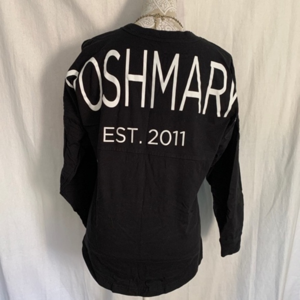 Poshmark Printed Graphic Tee Long Sleeve Top Size small z26